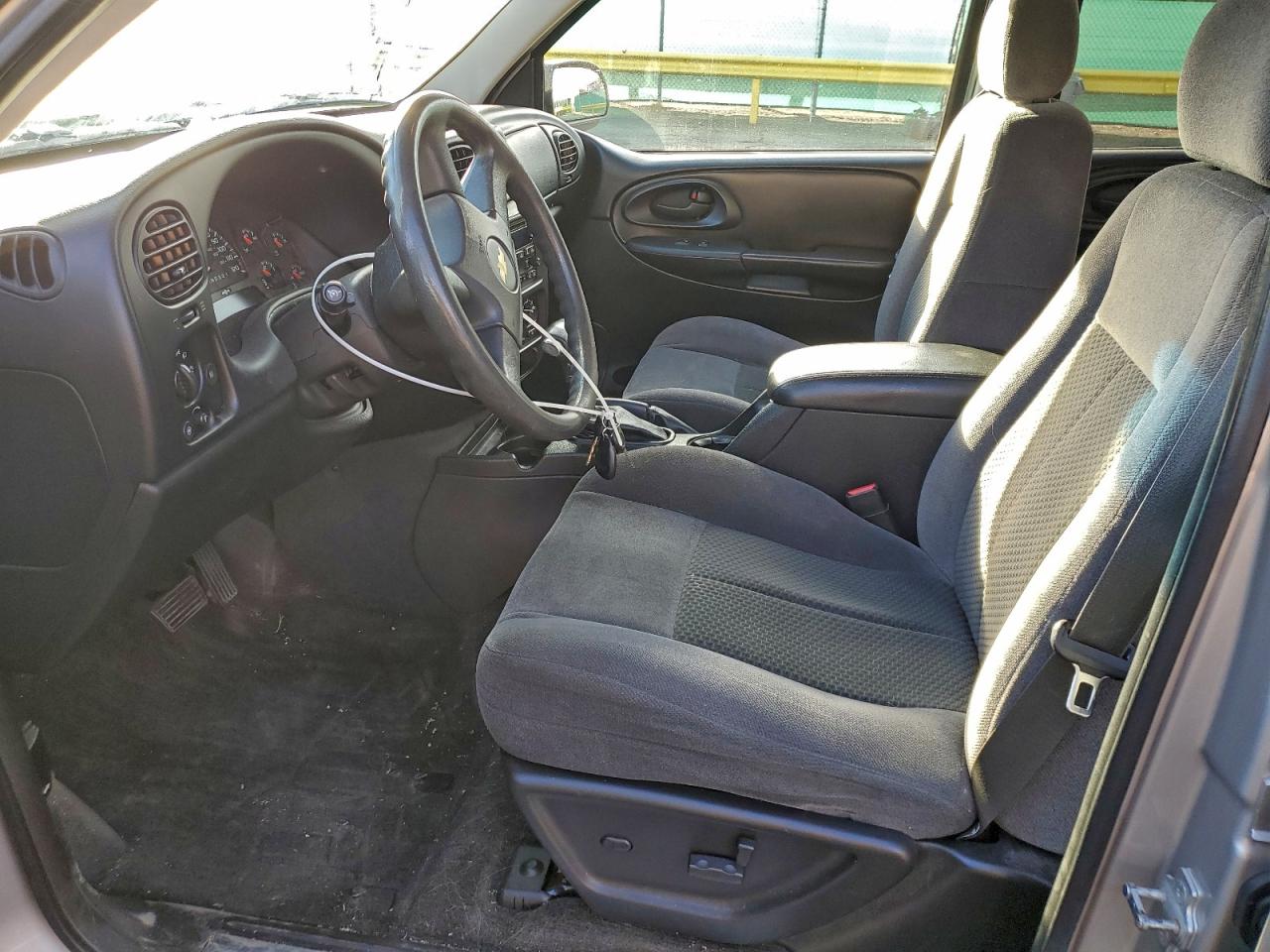 Chevrolet Trailblazer Ls Image 9