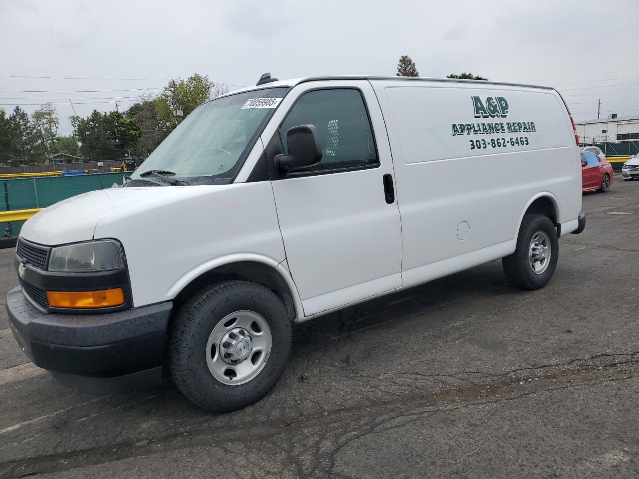 Chevrolet Express Image 1