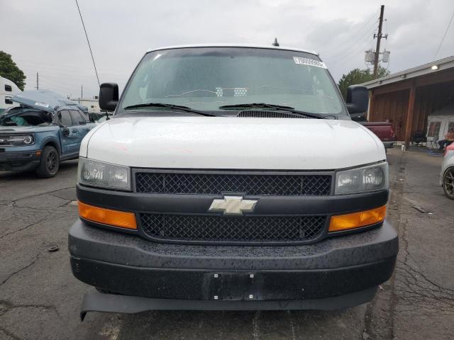 Chevrolet Express Image 12