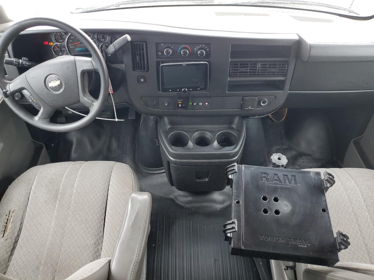 Chevrolet Express Image 4