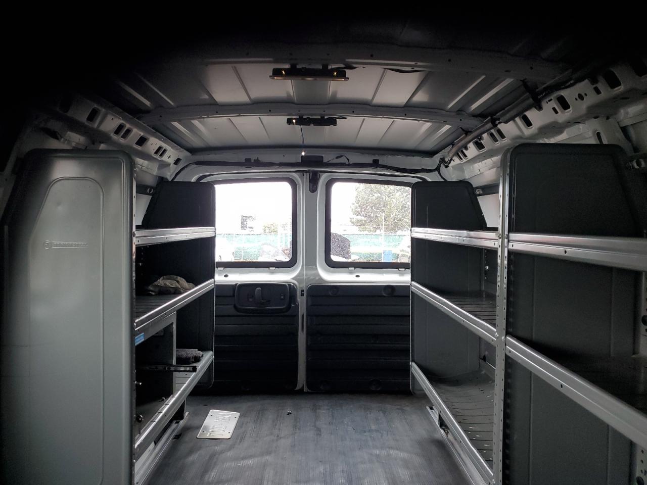 Chevrolet Express Image 3