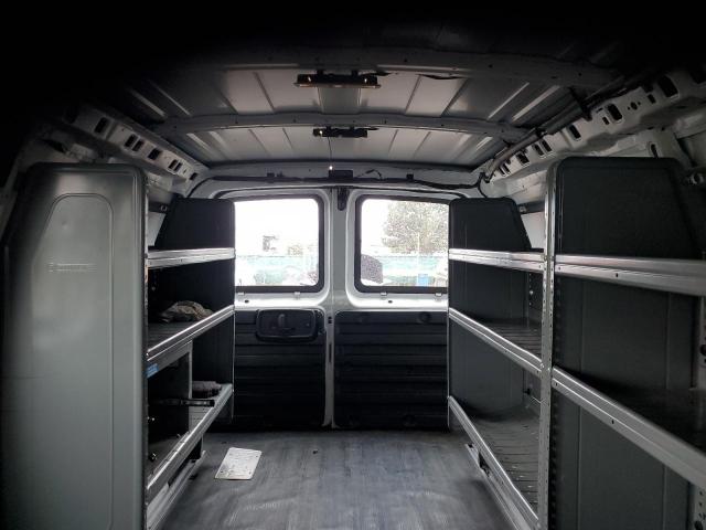 Chevrolet Express Image 3