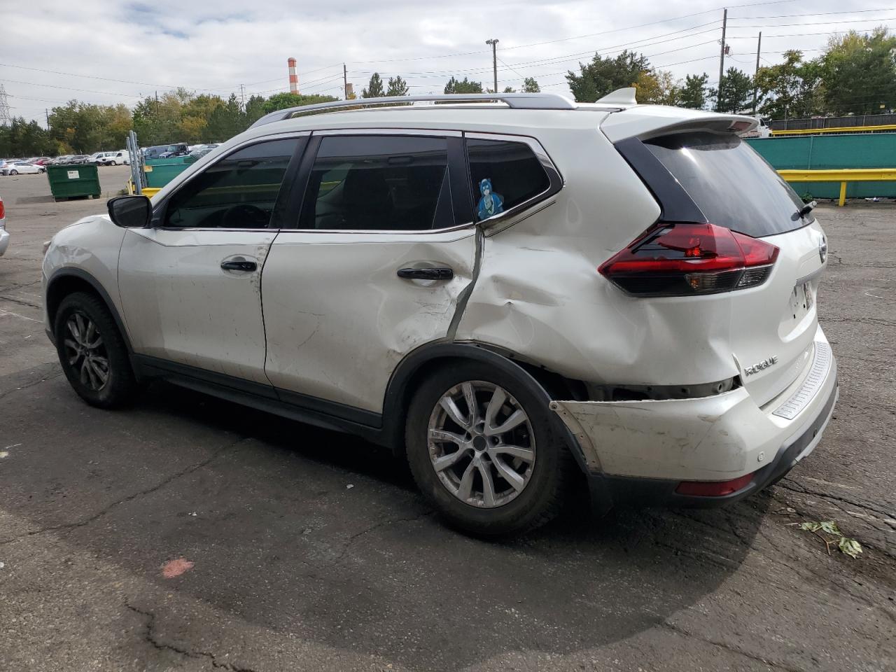 Nissan Rogue S Image 2