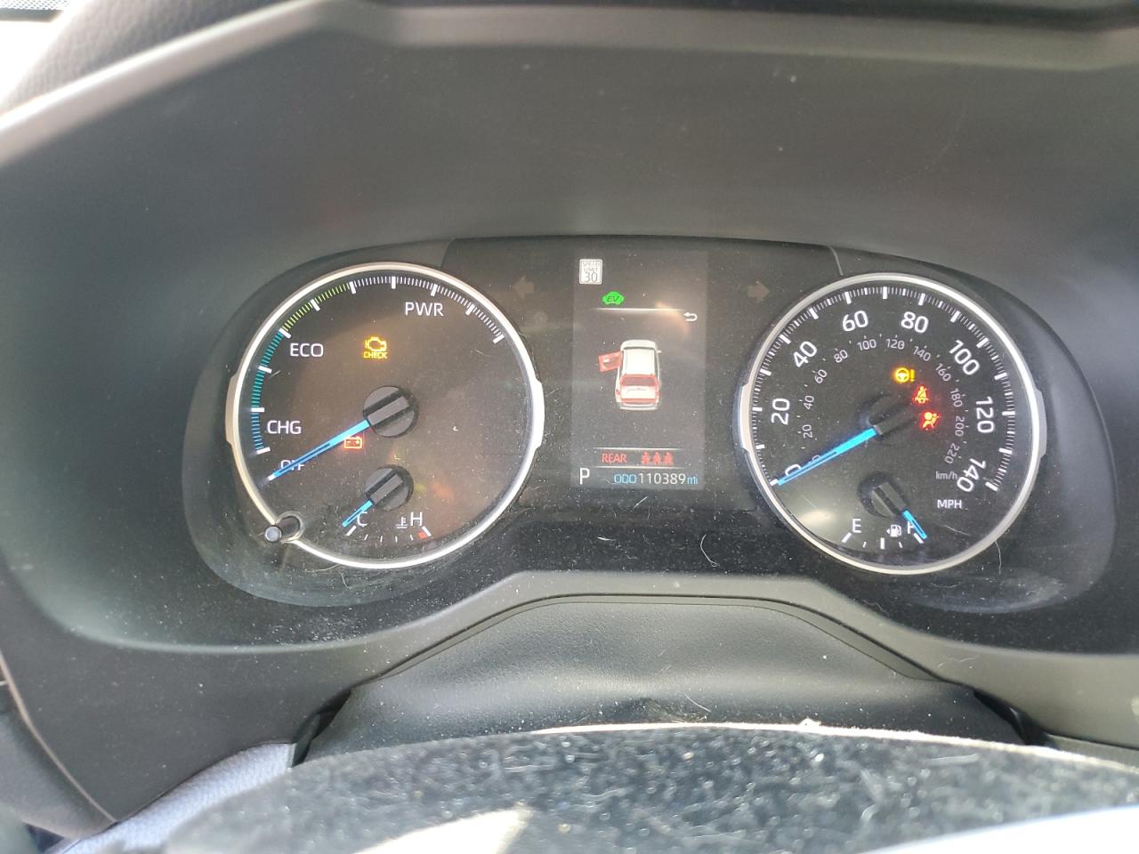 Toyota RAV4 Le Image 4