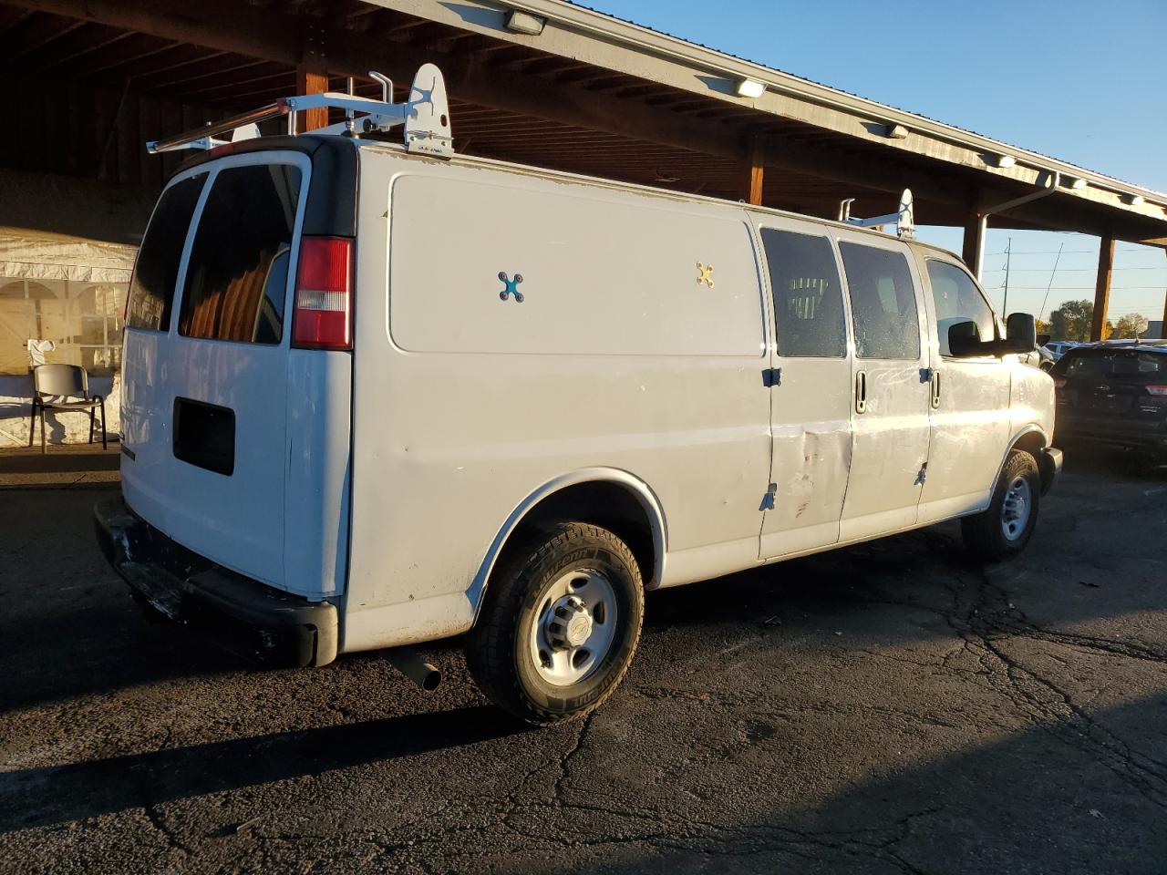 Chevrolet Express Image 3