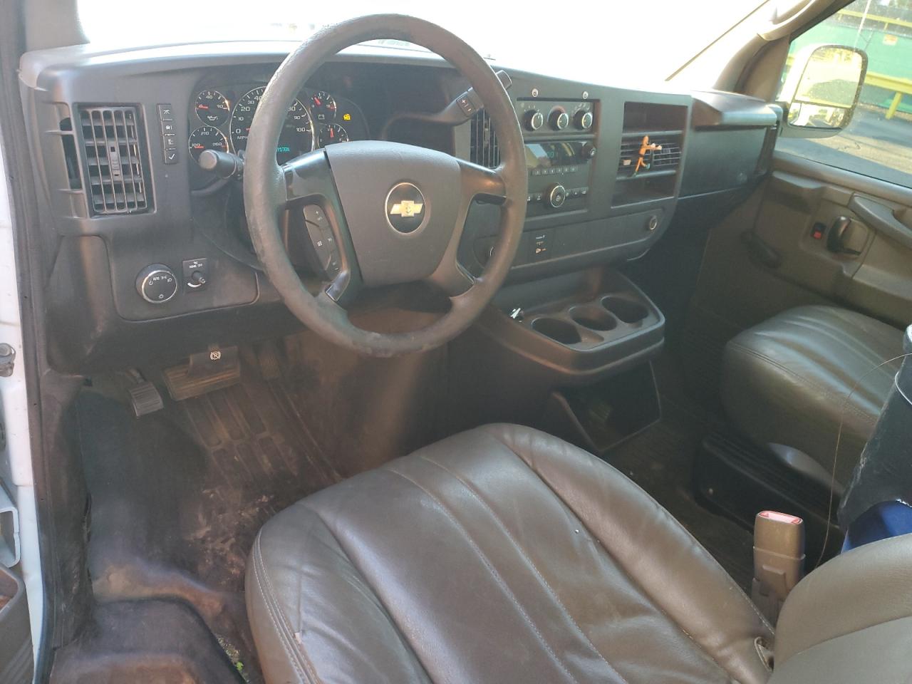 Chevrolet Express Image 7