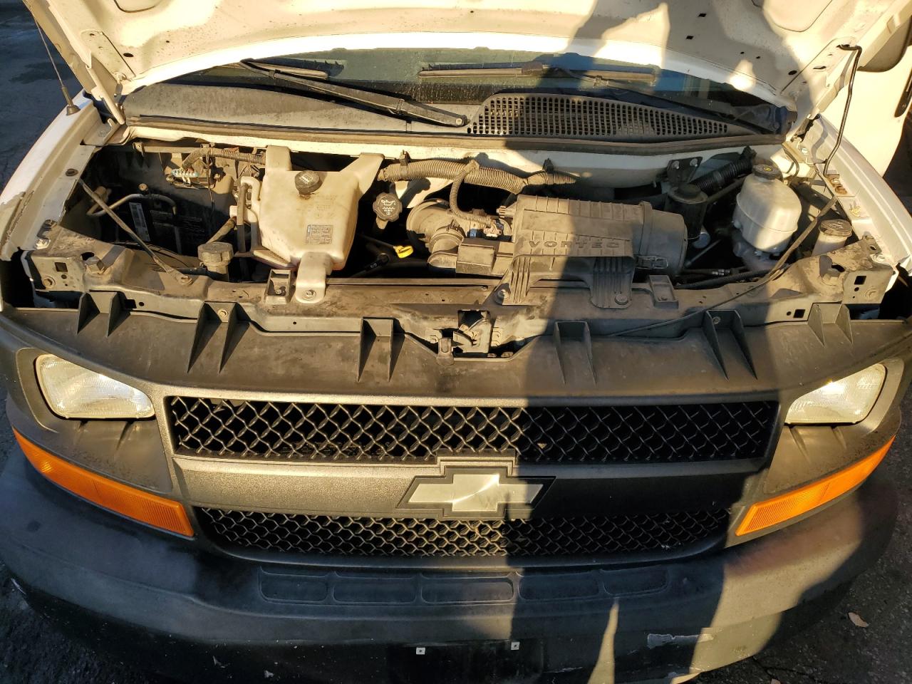 Chevrolet Express Image 12