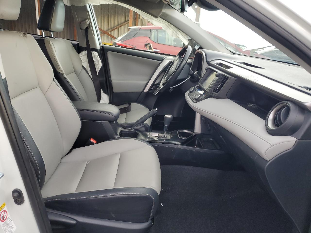 Toyota RAV4 Limited Image 6