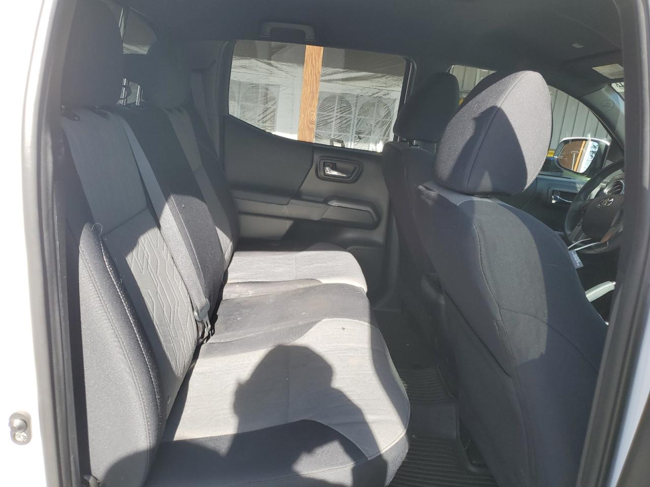 Toyota Tacoma Double Cab Image 12