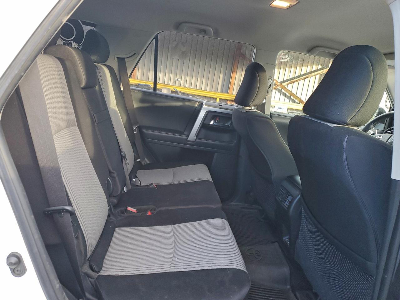 Toyota 4Runner Sr5/sr5 Premium Image 9