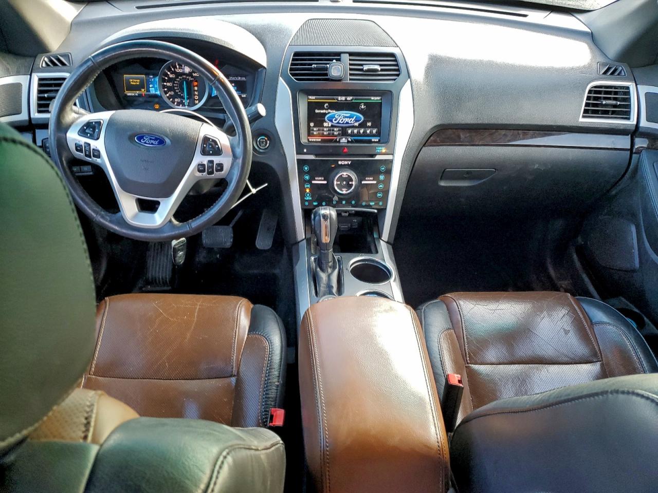 Ford Explorer Limited Image 10