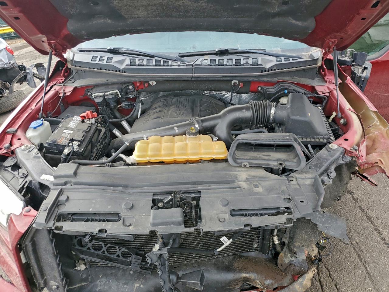 Ford F-150 Supercrew Image 11