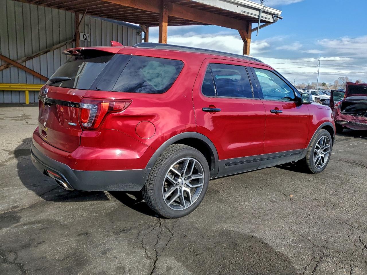 Ford Explorer Sport Image 3