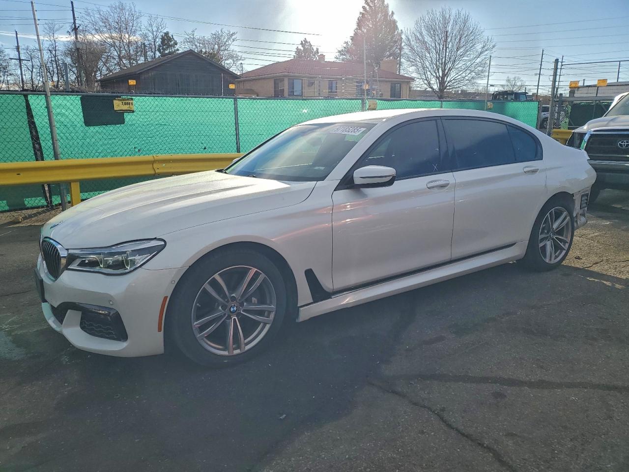 BMW 7 Series Xi Image 1