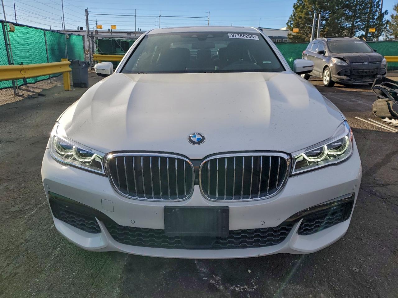 BMW 7 Series Xi Image 4