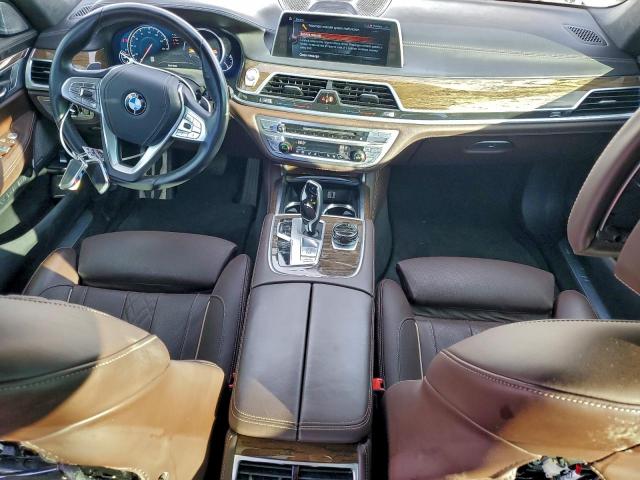 BMW 7 Series Xi Image 6