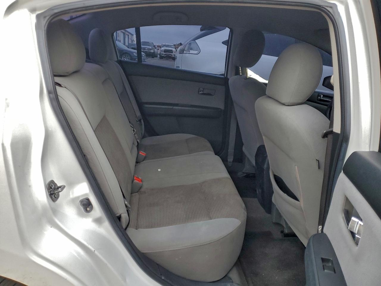 Nissan Sentra 2.0 Image 4