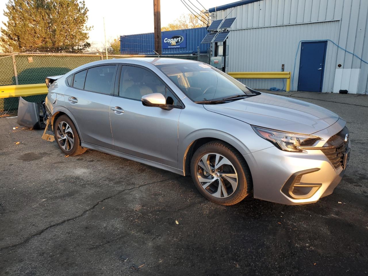 Subaru Legacy Premium Image 13