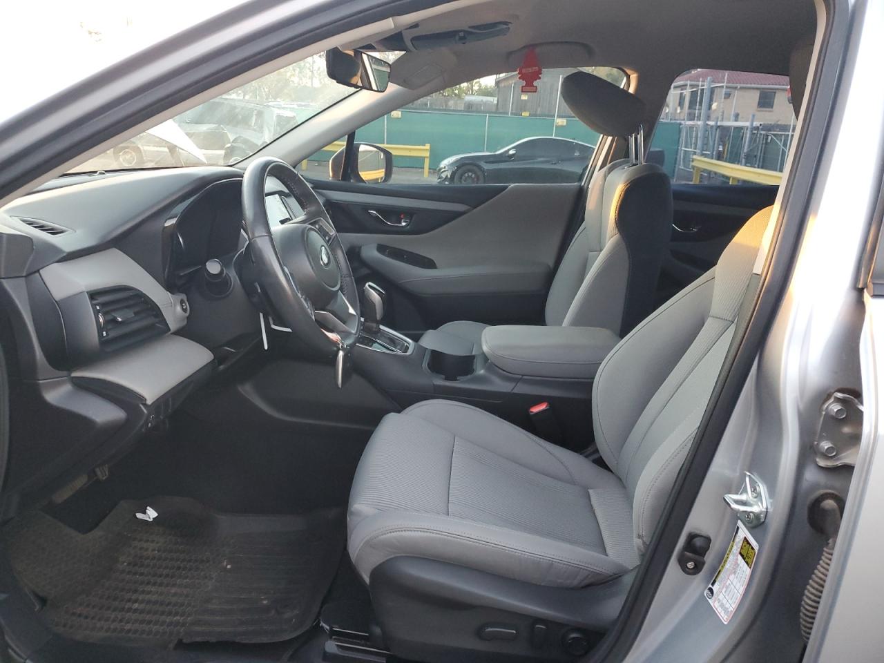 Subaru Legacy Premium Image 3