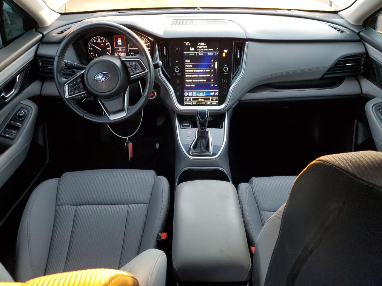 Subaru Legacy Premium Image 8