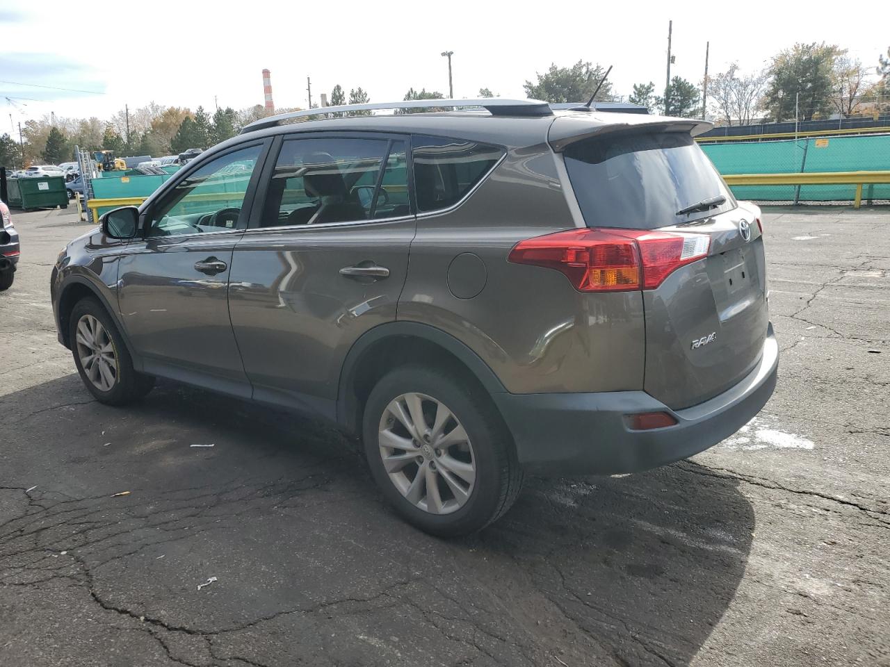 Toyota RAV4 Limited Image 4