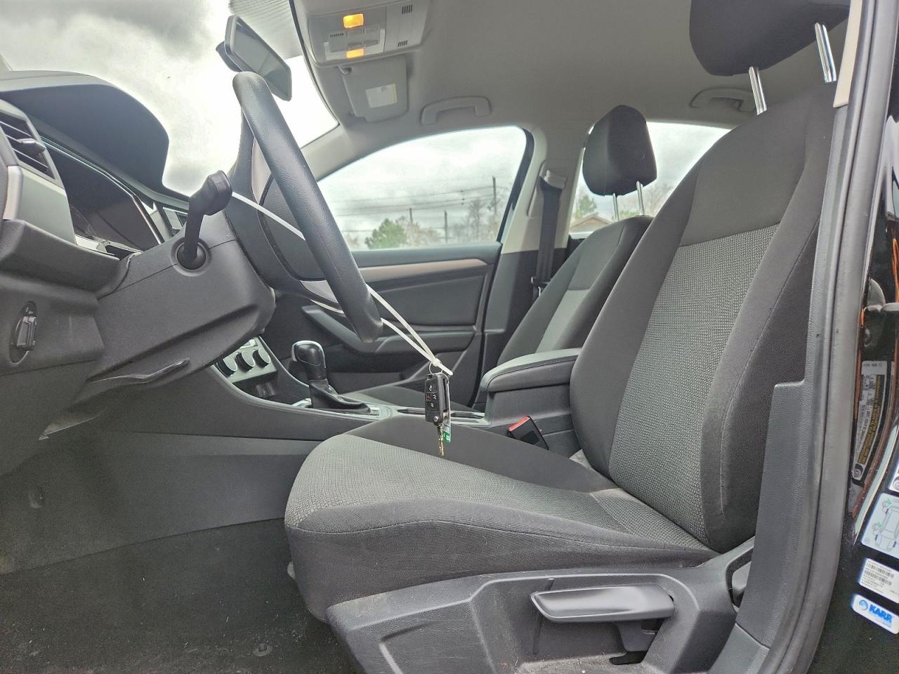 Volkswagen Jetta S Image 7