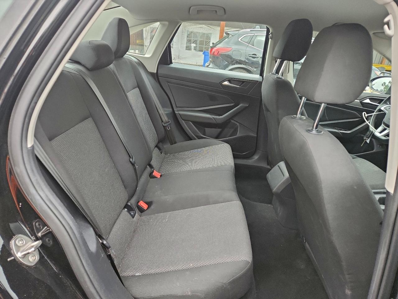 Volkswagen Jetta S Image 6