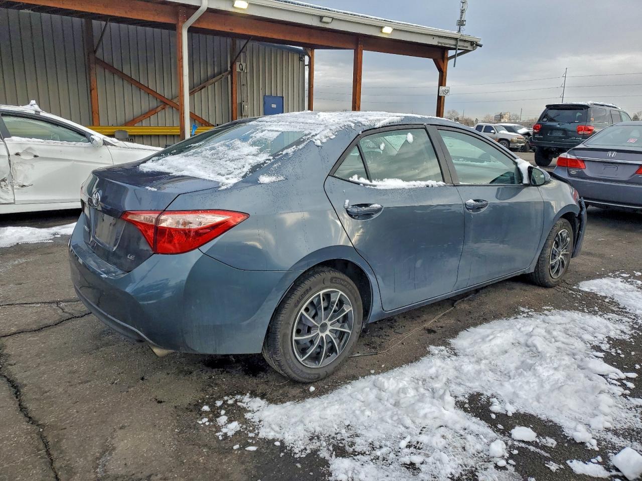 Toyota Corolla L Image 5