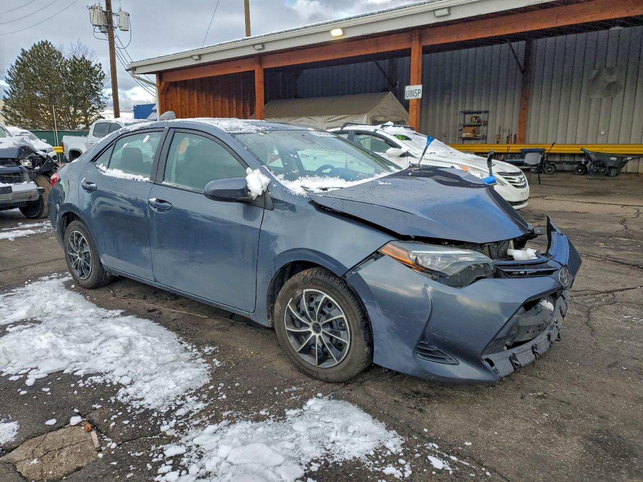 Toyota Corolla L Image 11