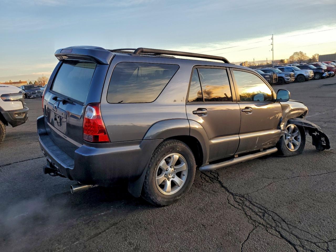 Toyota 4Runner Sr5 Image 4