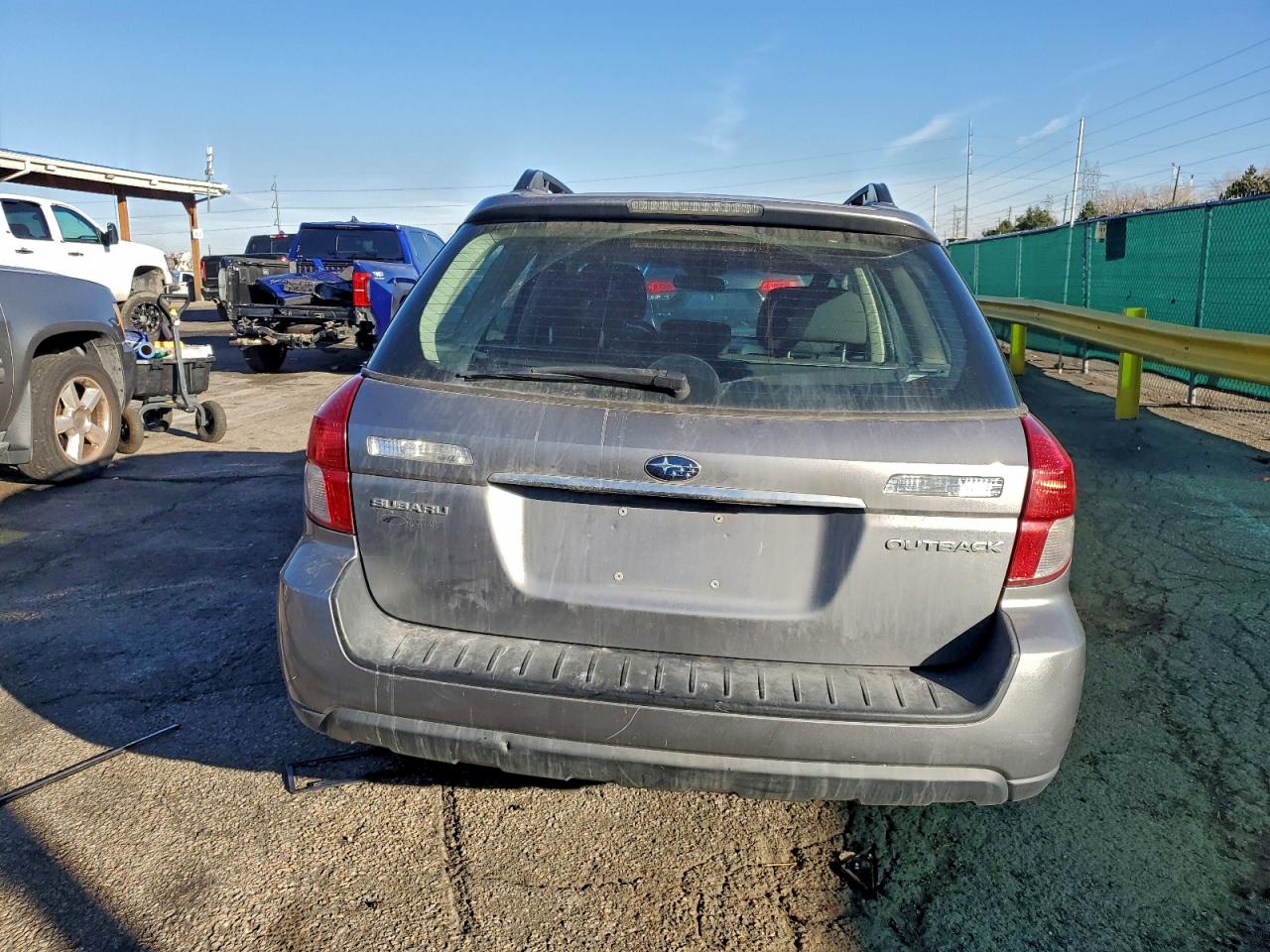 Subaru Outback 2.5i Image 10