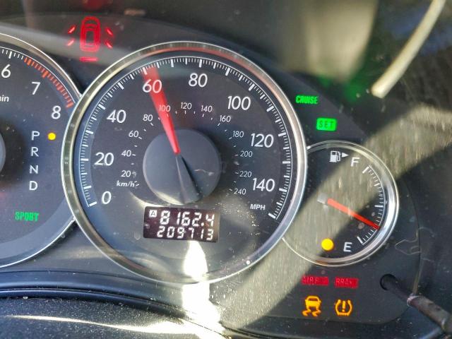 Subaru Outback 2.5i Image 12