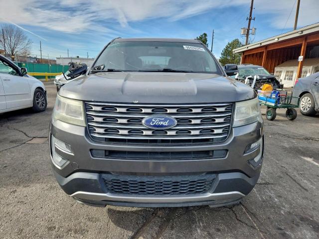 Ford Explorer Xlt Image 2