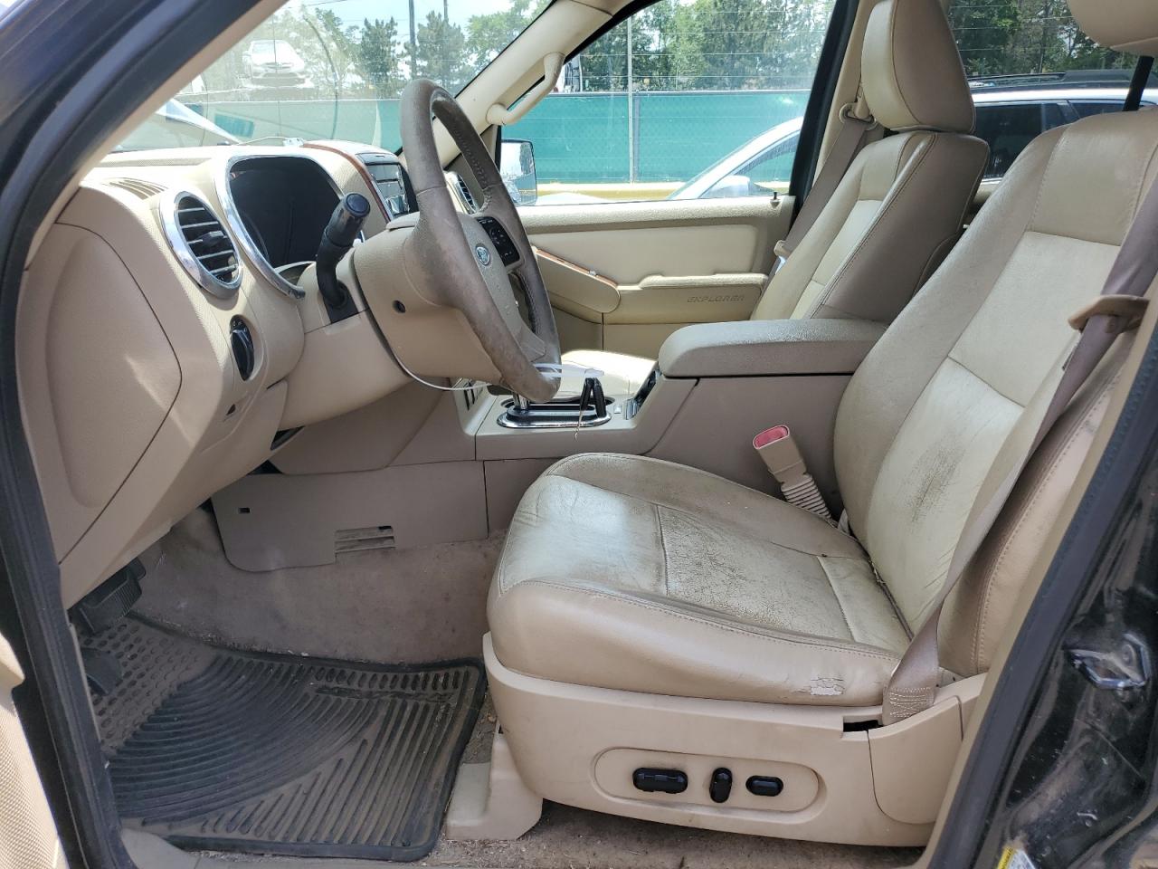 Ford Explorer Eddie Bauer Image 9