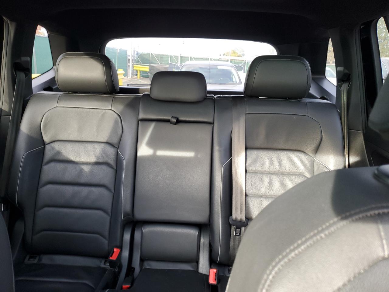 Volkswagen Tiguan Sel Premium R-line Image 4