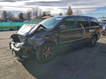  Salvage Chrysler Minivan