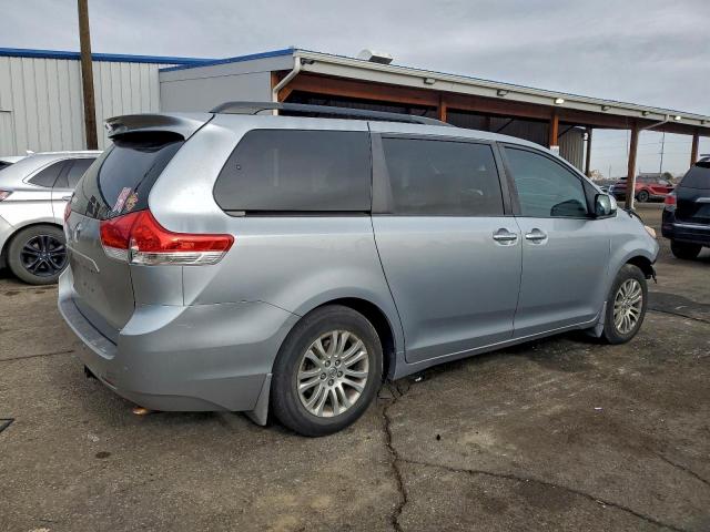 Toyota Sienna Xle Image 4