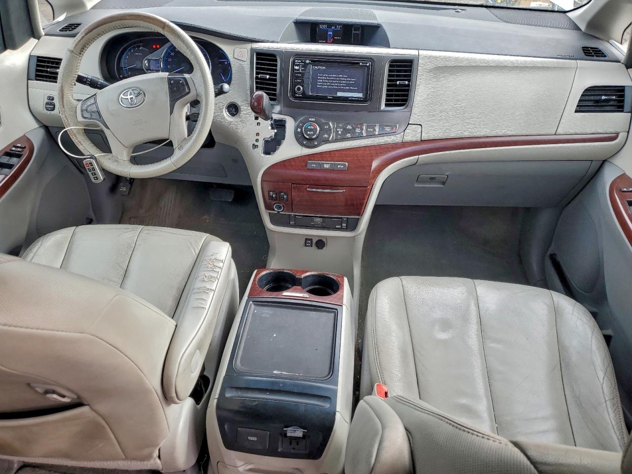 Toyota Sienna Xle Image 6