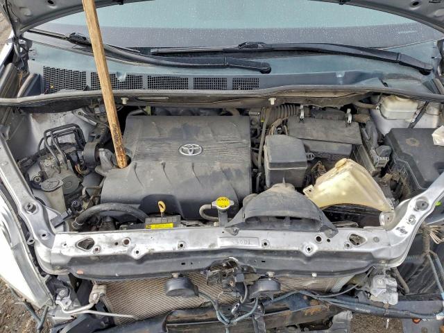 Toyota Sienna Xle Image 9