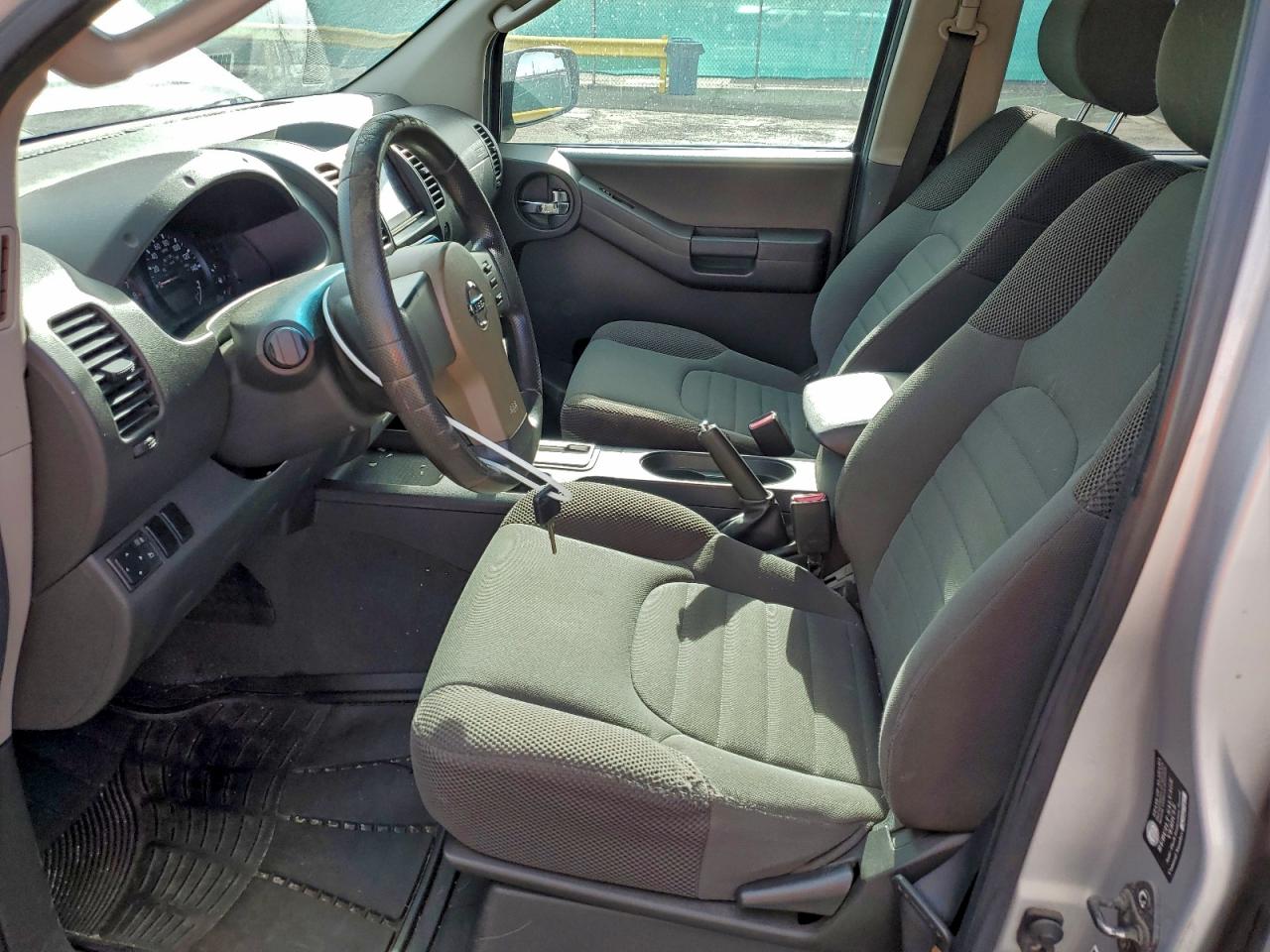 Nissan Xterra Off Road Image 2