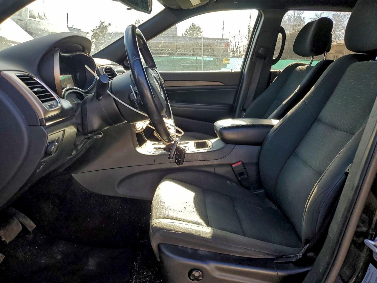 Jeep Grand Cherokee Laredo Image 6