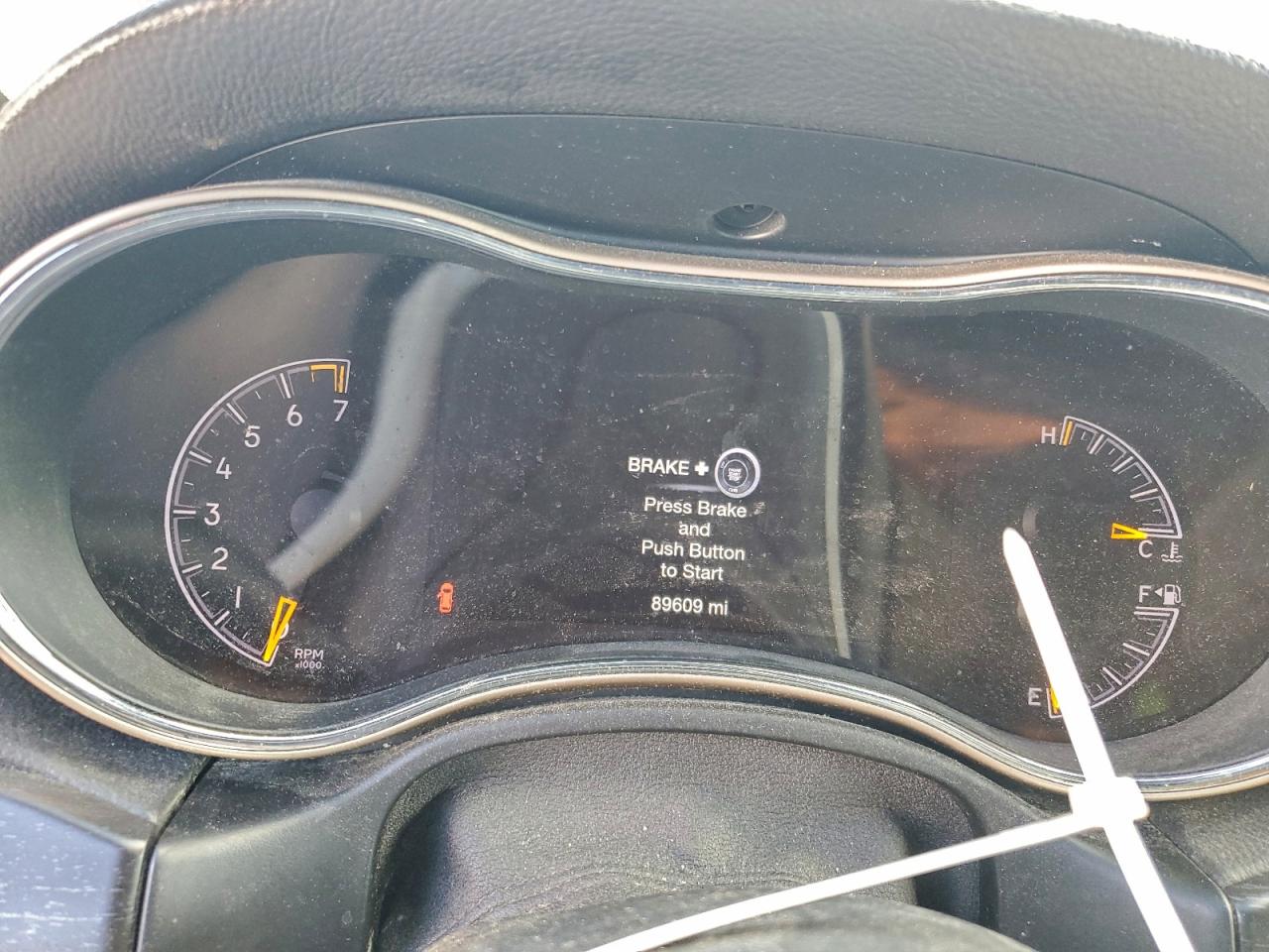 Jeep Grand Cherokee Laredo Image 2