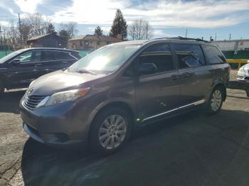  Salvage Toyota Sienna