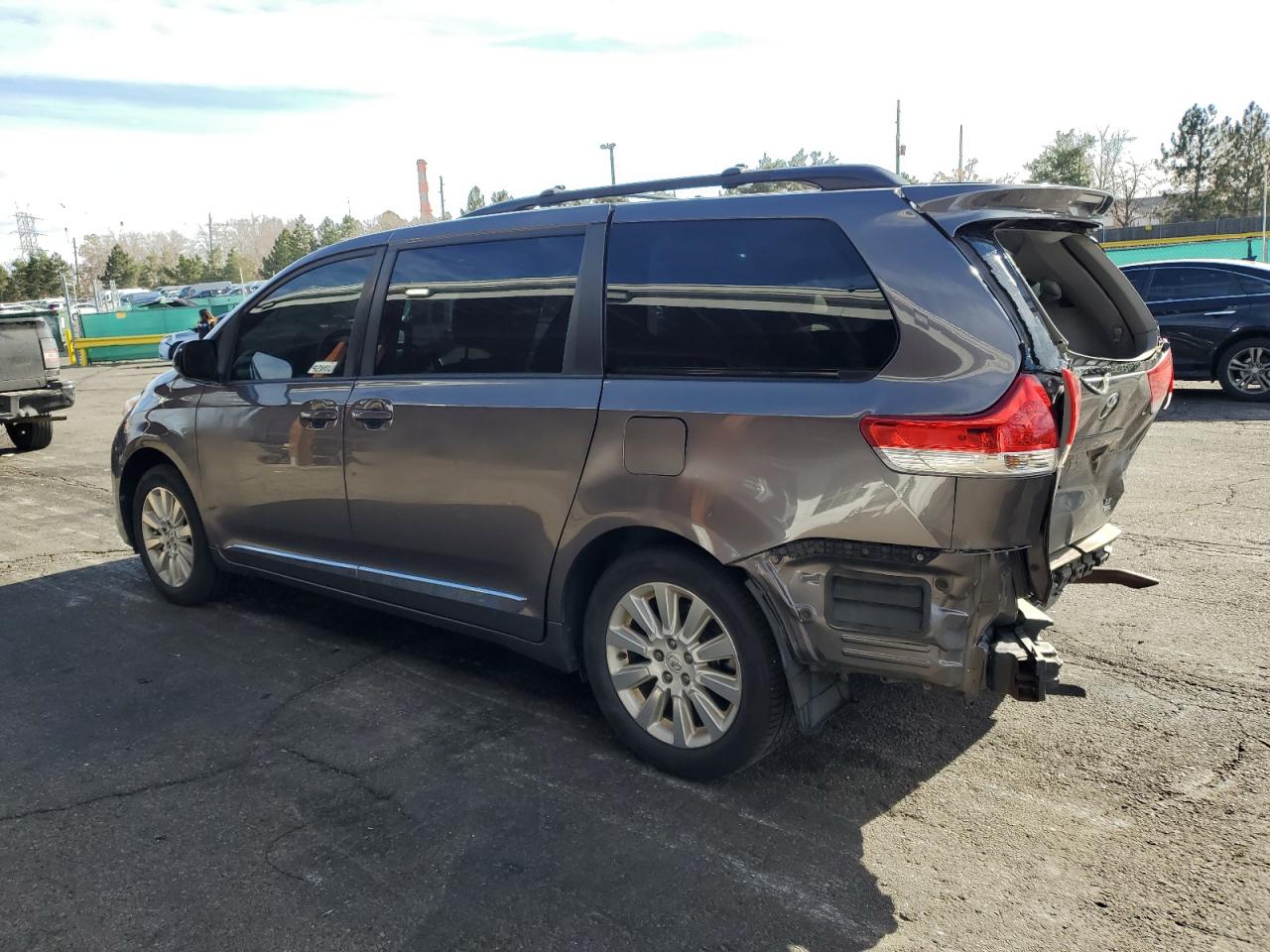 Toyota Sienna Le Image 7