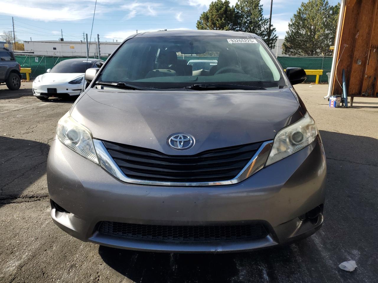 Toyota Sienna Le Image 11