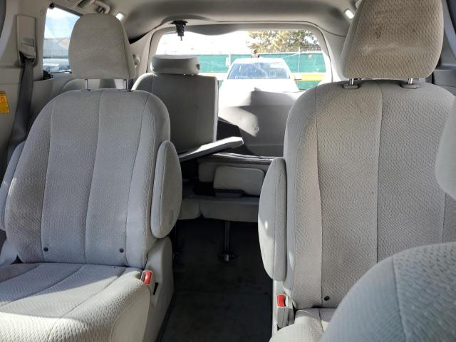 Toyota Sienna Le Image 6