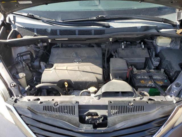 Toyota Sienna Le Image 12