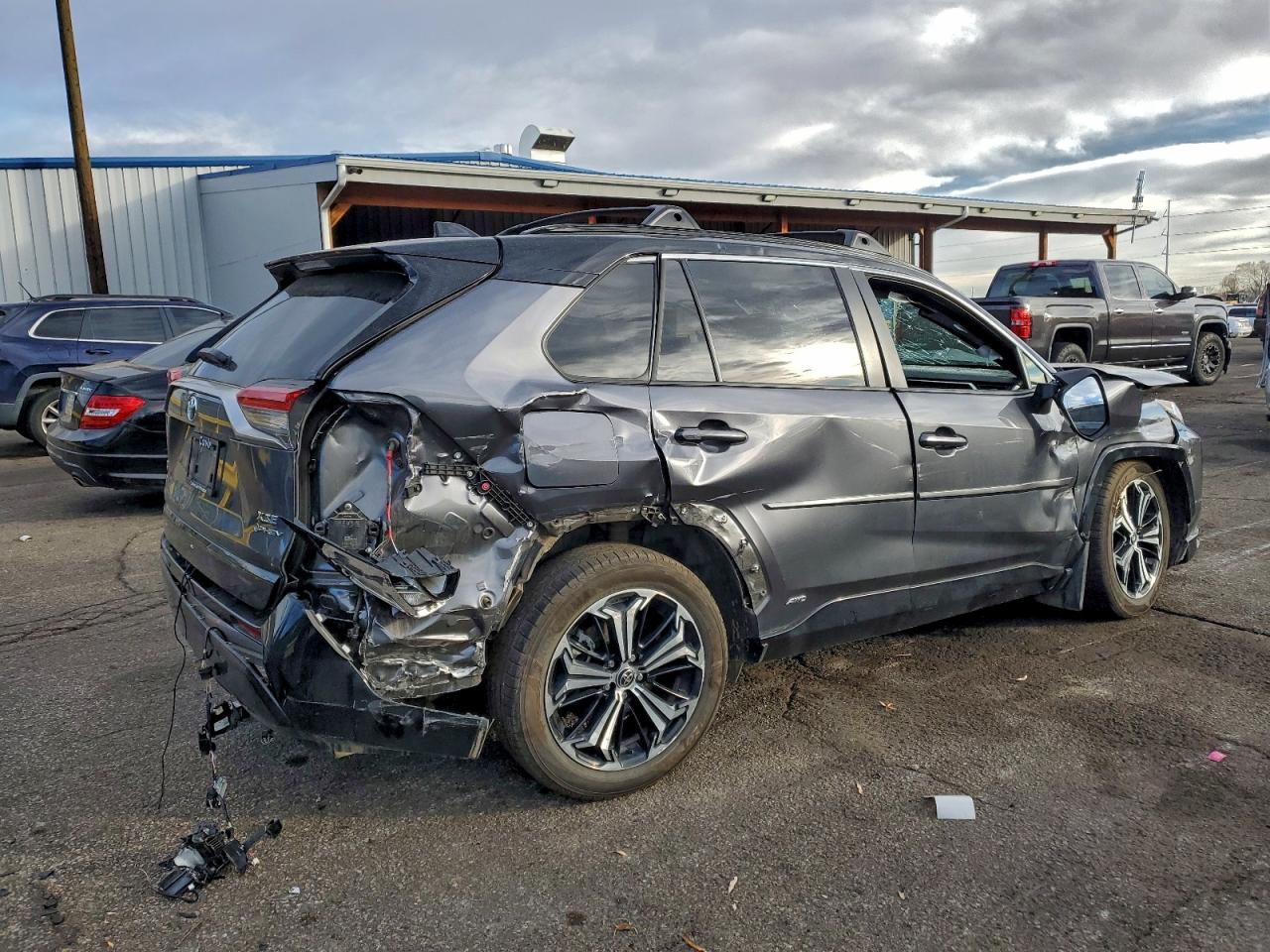 Toyota RAV4 Xse Image 8