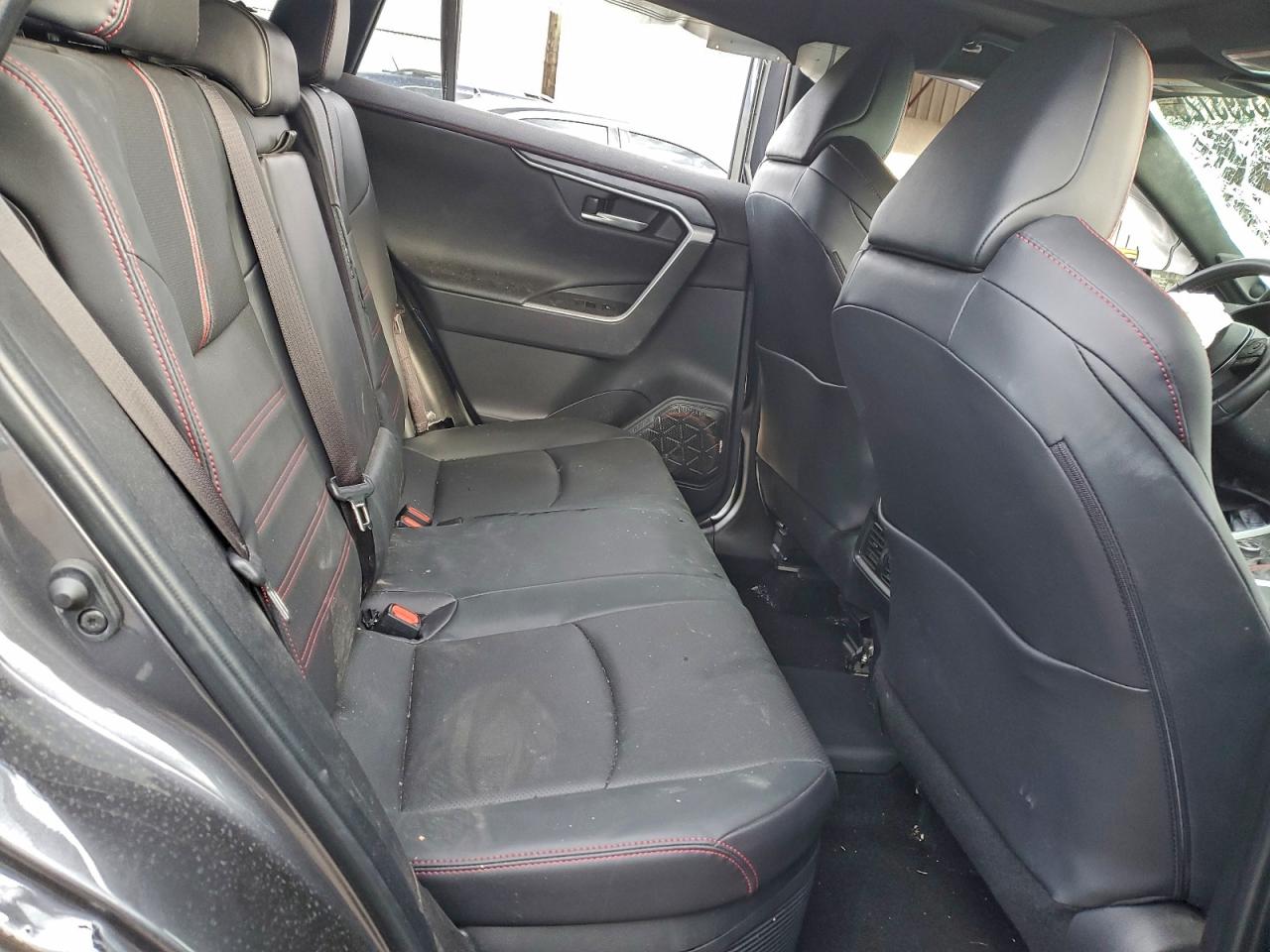 Toyota RAV4 Xse Image 9