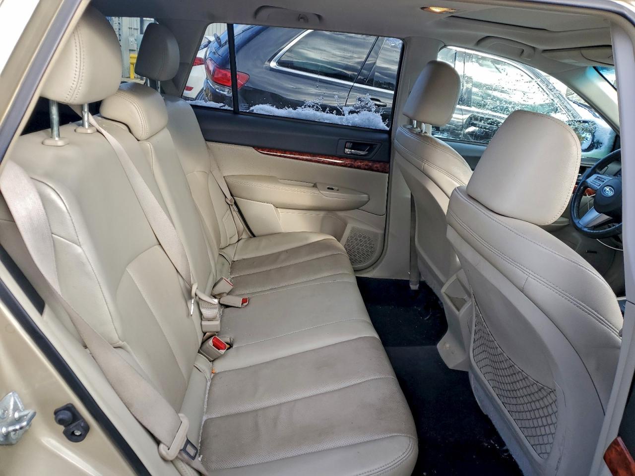 Subaru Outback 2.5i Limited Image 11